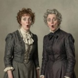 Zwei Dortschönheiten